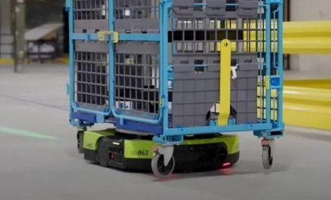 Amazon展示该公司首款全自动化行动机器人Proteus