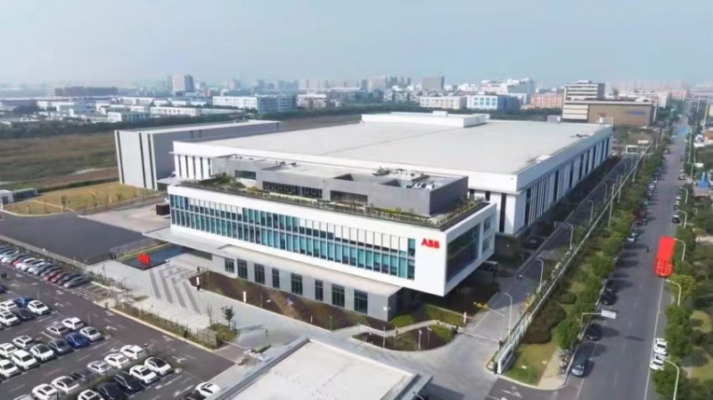“机器人造机器人”！ABB机器人超级工厂在沪正式开业