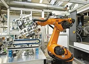 广泛应用拉动工业机器人产量增长