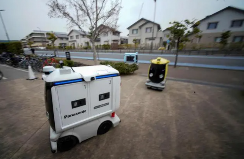 日本4月将允许自动送货机器人上路行驶